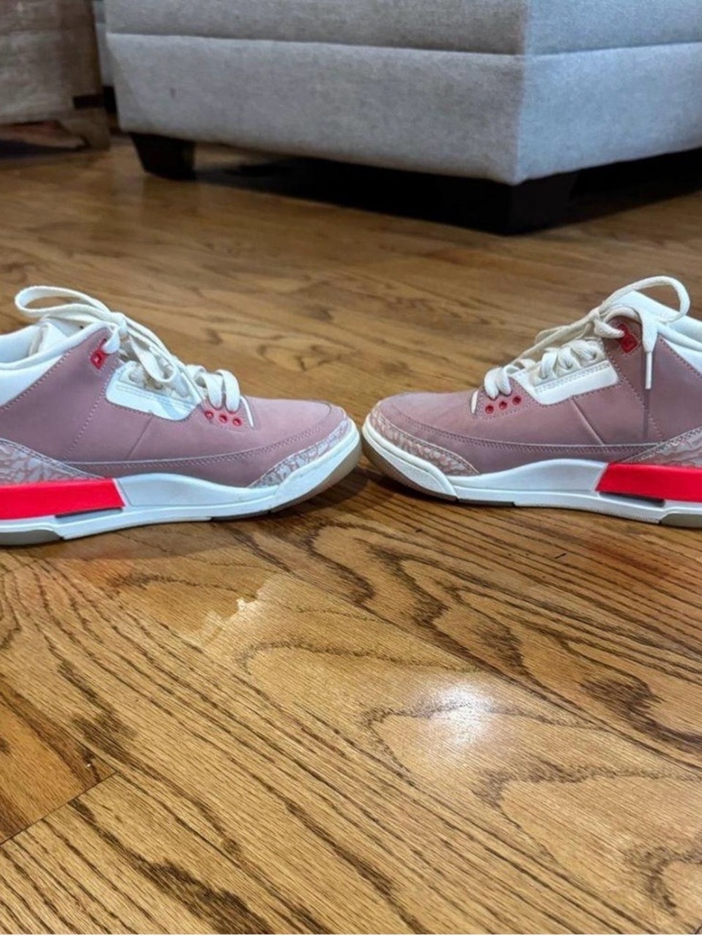 Jordan grade school Pink and Cream Retro Basketball Sneakers with Coral Accent - Picture 4 of 4